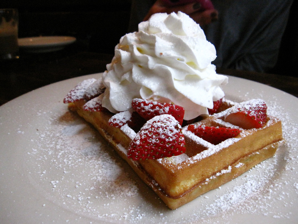 waffles-with-whipped-cream-wallpaper-2