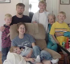 Laura and her family with her grandmother in 2008