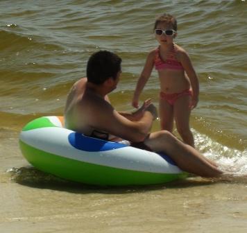 nick and abby at beach