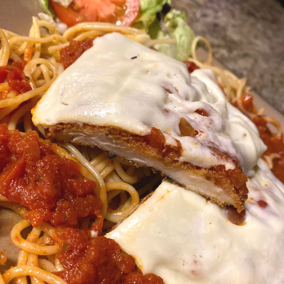 close up of chicken  parmesan