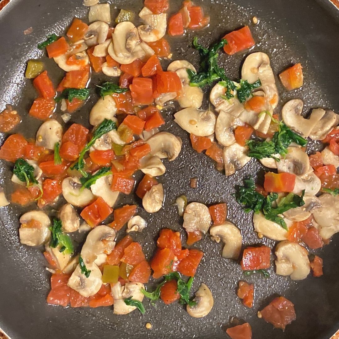 sauteed tomatoes spinach and mushrooms