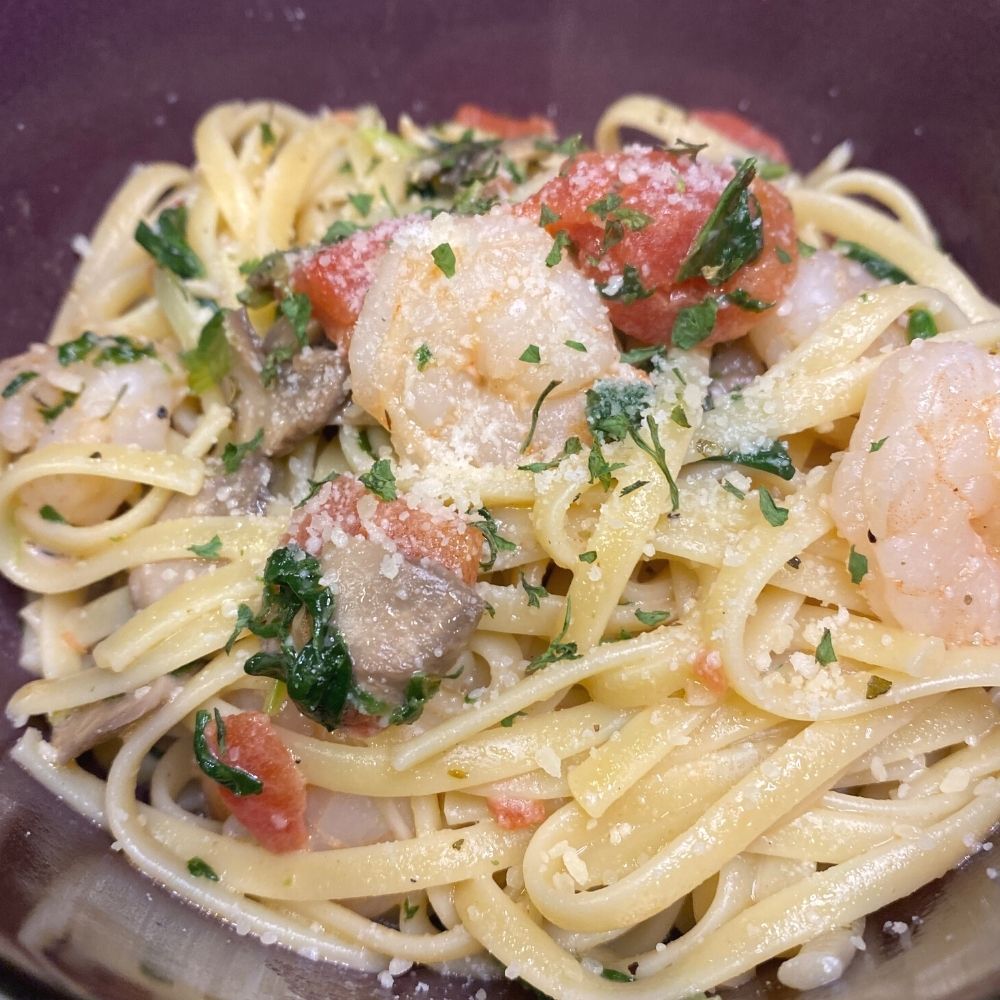 shrimp linguini with spinach and tomatoes