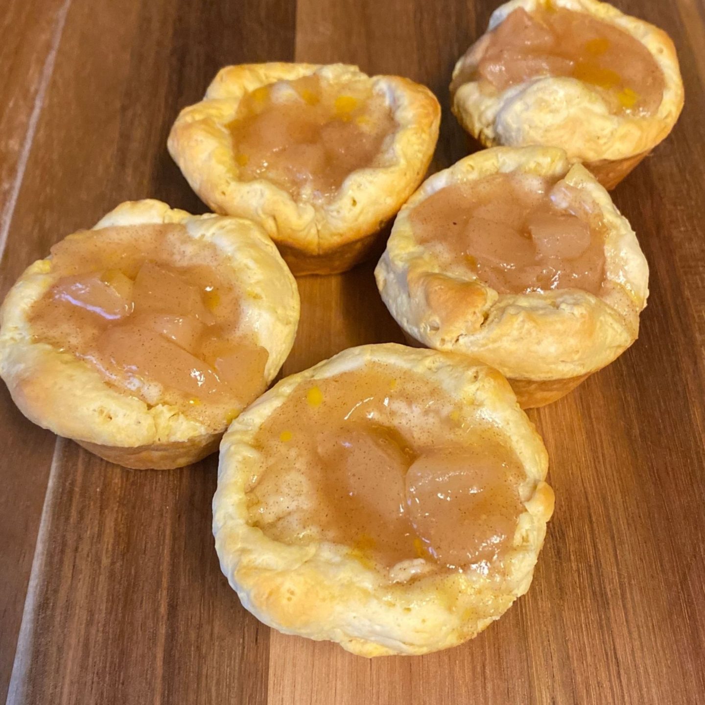 mini apple pie biscuit bites4