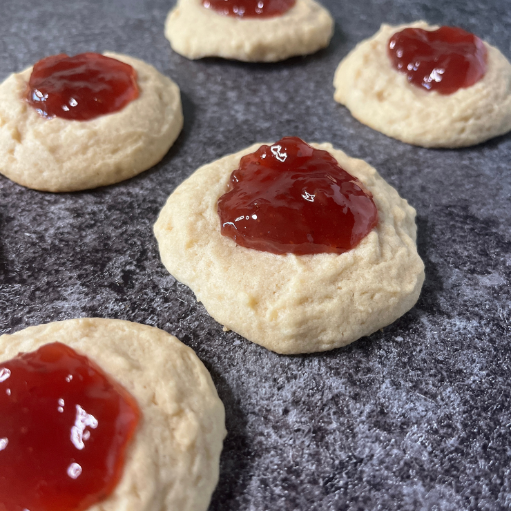strawberry thumbprint cookie