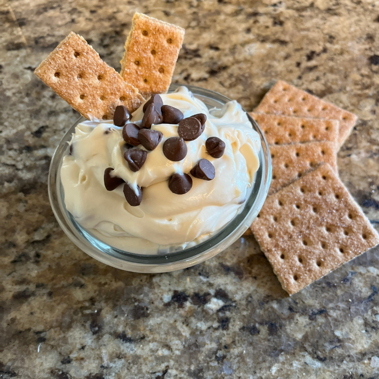 no bake chocolate chip cookie dough dip with graham crackers