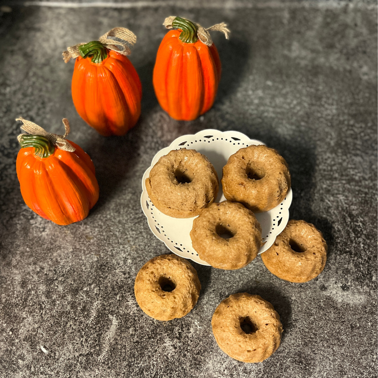 Mini Pumpkin Spice Bundt Cakes - SueBee Homemaker